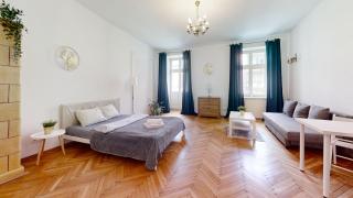 Flowers Flat in the Tenement - Varsavia - 5
