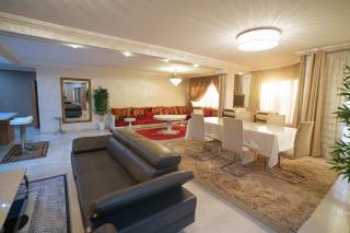 Cozy apartment with stunning view near TGV station - 4