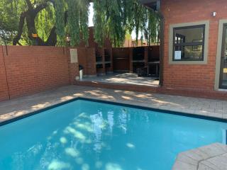 Viewpoint Road Self Catering Apartments near Birchwood - Boksburg - 5