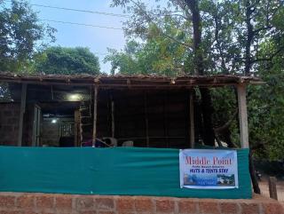 Middle point Huts stay - Gokarna - 2