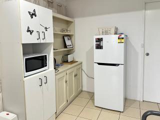 Zen Escape Guest House " Location 2" - Zen Garden Tiny Home, Nooky Studio - Brisbane - 6