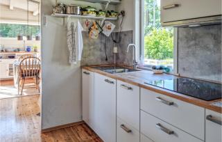 Stunning Home In Brekkestø With Kitchen - - 4