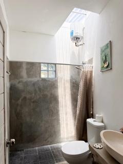 Urban Jungle Guesthouse - Canggu - 9
