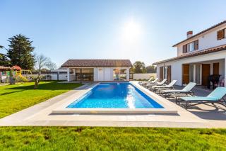 Villa Alba Bianca near Pula for 6 people with children playground and wellness - Šišan - 9