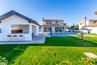 Villa Alba Rossa near Pula for 6 people with private 50 m2 pool only 1 km from the beach - 0