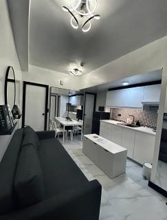 Chic and Cozy Minimalist Condo with Pool in Makati City - 9