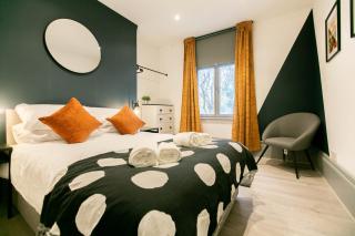 3 Bed, 2 Bath Apt, City Centre, Parking - 1