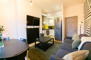 3 Bed, 2 Bath Apt, City Centre, Parking - 8