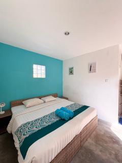 Urban Jungle Guesthouse - Canggu - 3