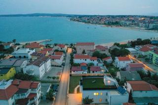 Luxury eight bedroom villa with swimming pool and jacuzzi 100 meters from the sea - Vir - 5