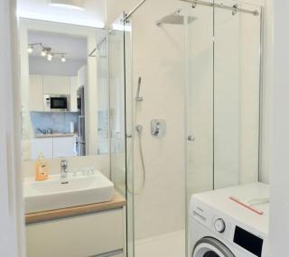 Modern Attic Flat with 2 Bedrooms - Wenen - 7