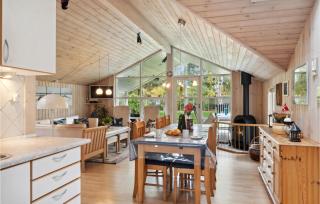 Awesome Home In Rødby With Kitchen - Rødby - 6