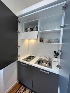 2BR 2BA Apartment Ultra-Fast WiFi steps to Metro - 7