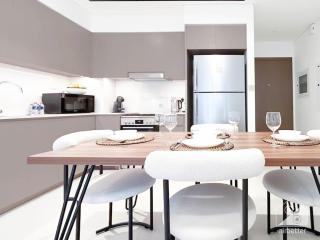 Luxury & Elegance in Downtown Fountain Views - 8