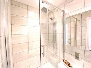 A Brand New Flat with 3 Bedrooms & 3 Baths in Zone 1 Angel for Max 9 ppl - Londra - 1