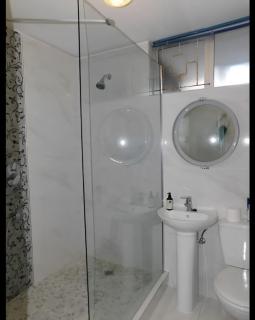 Self-catering beach holiday flat to rent - Durban - 6