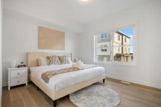 2 Bedroom Modern Townhouse Near Aspen Landing with Garage Parking, Fast Wi-Fi, Office, 2 Full Baths & Netflix - 8