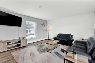 Central Home and Serene WiFi Pet Friendly - 7