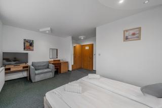 Raketa Residence, restaurant & hotel - 2