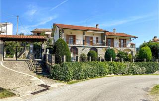 2 Bedroom Lovely Apartment In Cembrano - San Pietro Vara - 0