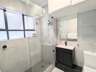 City comfort stylish Apartment with Balcony Views - Cape Town - 6