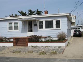 3Rd From The Beach!! Super Cute Bungalow!! - Surf City - 8