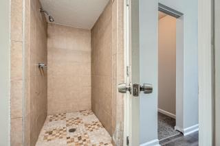 Crest At East Cobb 1812 Comfort, Spacious 2bd 2bt - Marietta - 1