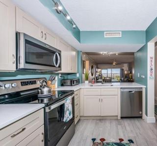 Bahia Cozy Poolside Unit - St Petersburg - 1
