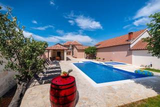 Atraktivna Villa Lana s dva bazena - Dušić - 6