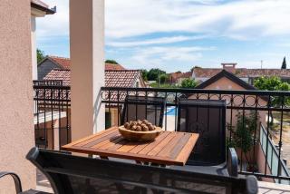 Atraktivna Villa Lana s dva bazena - Dušić - 1