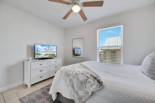 The Ona - Gulf Shores Beach Access Private Pool, Dogs OK! - Gulf Shores - 2