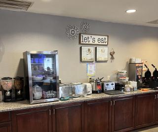 GrandStay Hotel & Suites Becker - 1