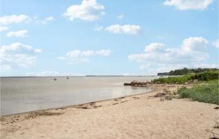 2 Bedroom Beach Front Home In Sjølund - 2