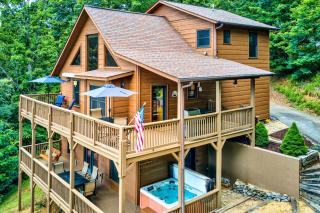 Spacious Murphy Chalet with Hot Tub Mtn Views! - Salem - 9