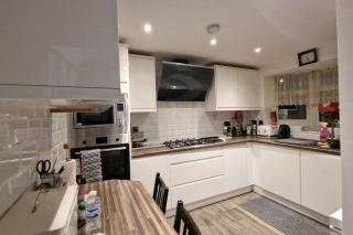 Lizola Homes Rooms - Dagenham - 4