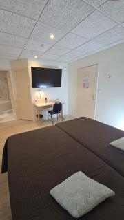 Logis Hôtel & Restaurant Arcombelle - Montigny-le-Roi - 4