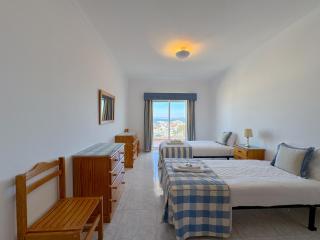 Spacious flat with breathtaking views #1930 - Lagos - 1
