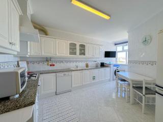 Spacious flat with breathtaking views #1930 - Lagos - 3