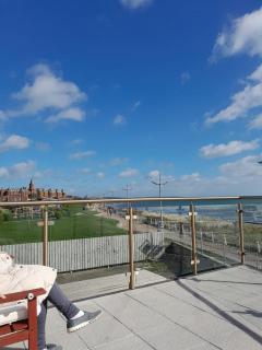 Beach View Apartment - First floor with balcony - Newcastle - 7