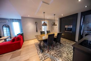 RentitSpain - Jaén - Ático Exlusivo con Balcón Curvo en el Centro - 2