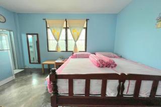 Baan Bonsuan Hill Guesthouse - Cidade Phuket - 2