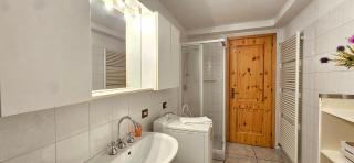 Appartamento con ingresso autonomo, giardino privato e portico - Introbio - 6