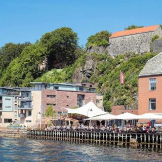 Central 1 bedroom apartment with a view - 2