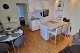 Central 1 bedroom apartment with a view - 3