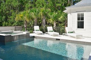 Lagoon 5 Bedroom Moreland Village Home 5600 - 8