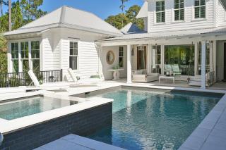 Lagoon 5 Bedroom Moreland Village Home 5600 - 1