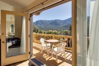 Game Room and Deck Modern Frazier Park Home! - Pine Mountain Club - 9