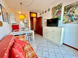 Sea view apartment with shared pool - 9