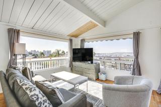 3 Mi to Balboa Park Water-View Condo with Balcony - San Diego - 0