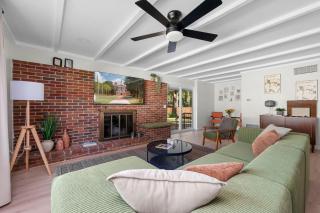 Retro Revival - Mid-Century Refuge with a '70s Twist - Alachua - 0